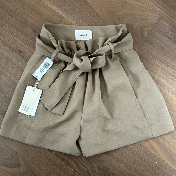 Aritzia Pants - NWT Aritzia/Wilfred Paperbag/Gelas Shorts Size 0